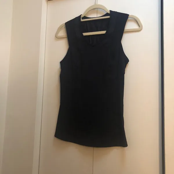 Lululemon tank  top size 2 - Image 7