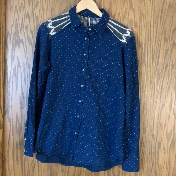 Free people button front knit back navy‎ polka dot top - Image 2