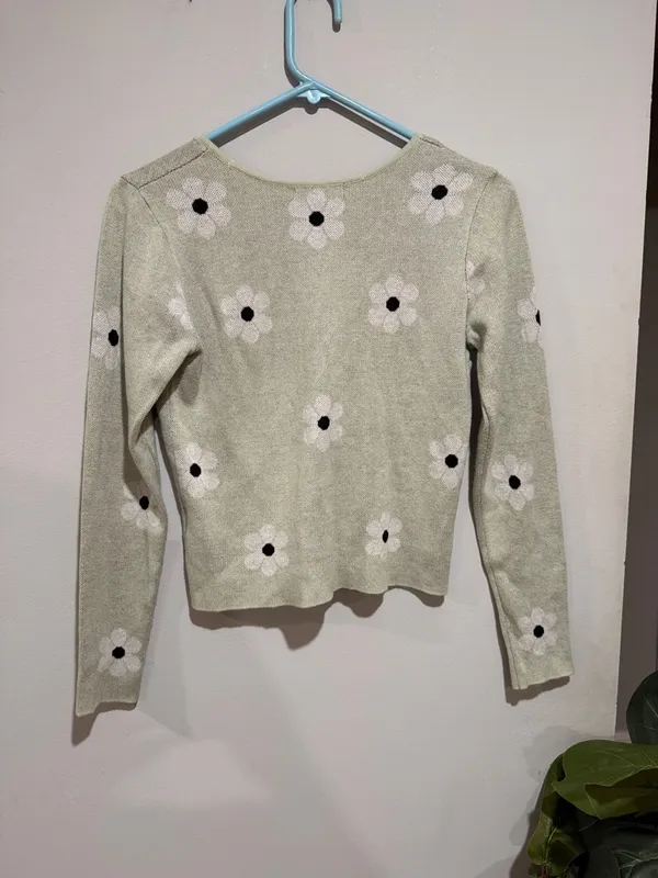 Unbranded Light Green Floral Tie-Front Sweater - Image 5