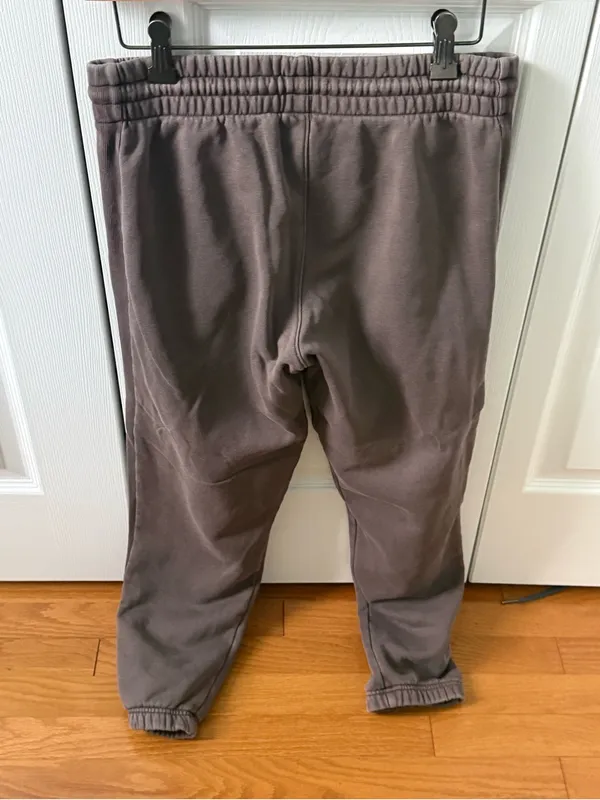 SET Aritzia Tna Cropped Perfect Fit Crewneck and Boyfriend Fit Joggers - Image 6
