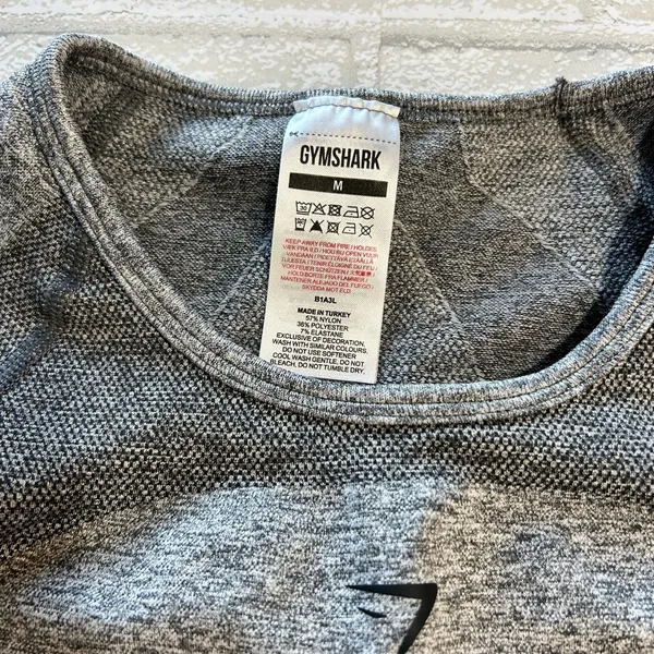 Gymshark Gray Long Sleeve Crop Top - Image 4