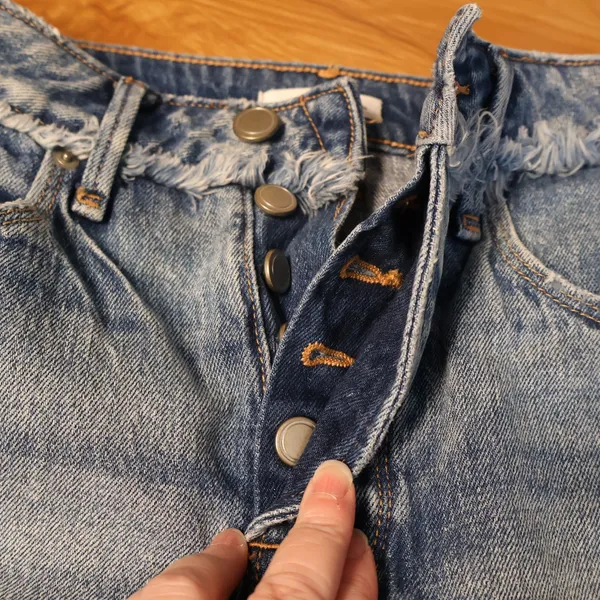 Good American Bombshell Denim Shorts Womens Size 0/25‎ Blue Raw Hem High Waist - Image 4