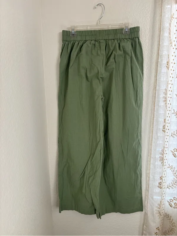 High-Rise Wide Leg Trousers in Olive Green - Image 3