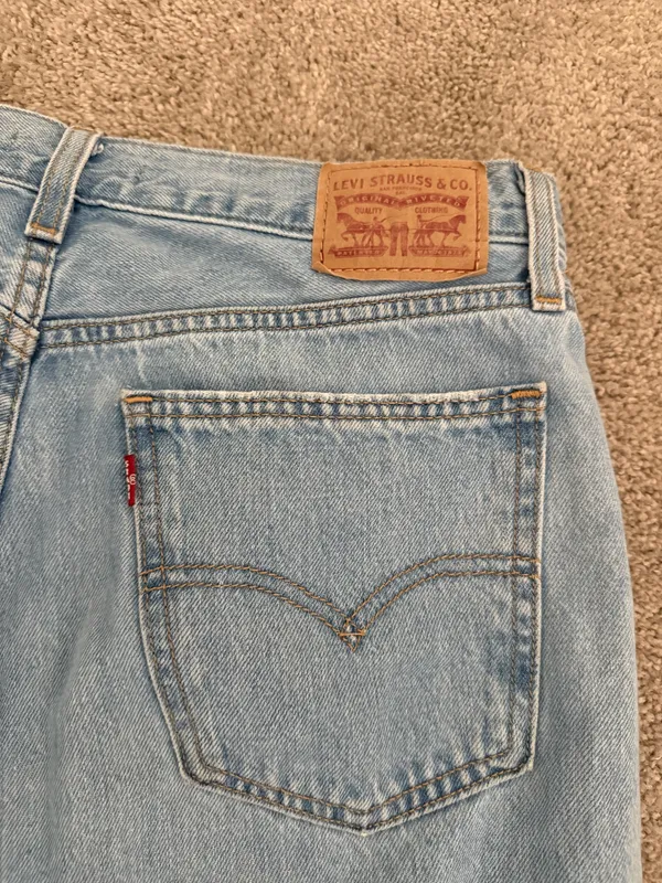 Levi’s Low Pro Straight Ripped Light Wash Jeans - Image 4