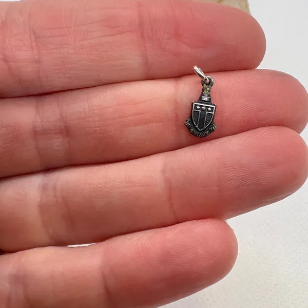 Vintage‎ Sterling Silver Shield Crest Charm Greek Inscription Heraldic 0.45g - Image 3