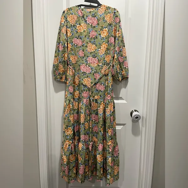 Showpo Alayna Midi Dress-Thigh Split Tiered Floral Dress in Sage Size 8 - Image 6