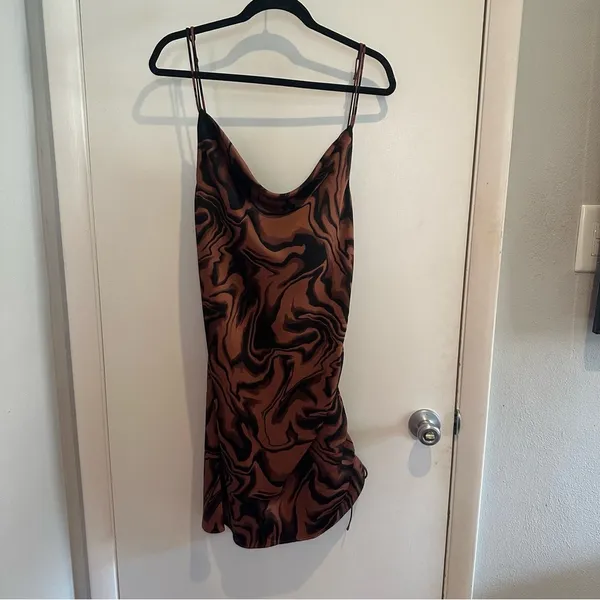 Topshop Open Back Marble Print Dress. Size 12. Black and Brown. - Image 2