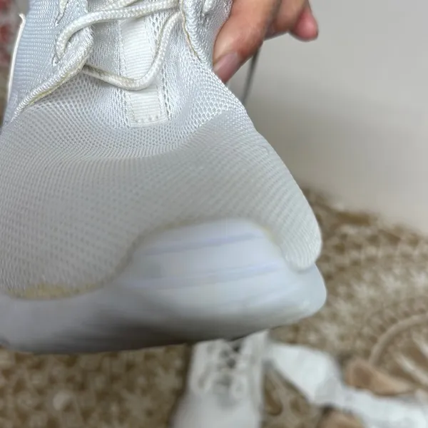Nike White Athletic Shoes - Image 9