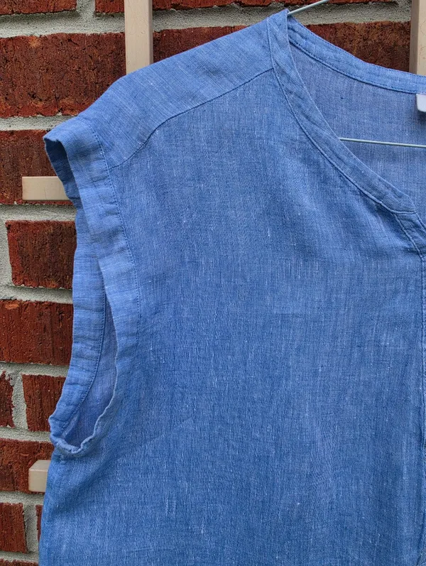 Gap sleeveless Blue linen top Large - Image 4