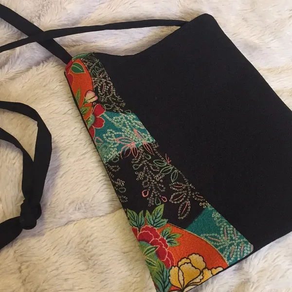 Handmade Artisan Black & Floral Asian Purse - Image 5