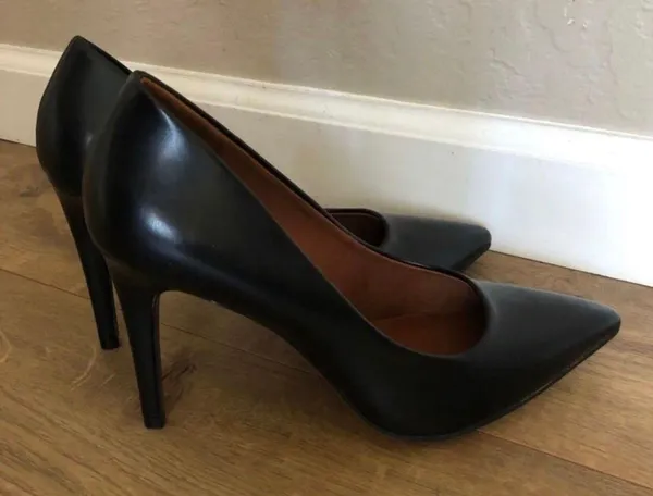 Pumps Heels Size 7.5 - Image 2