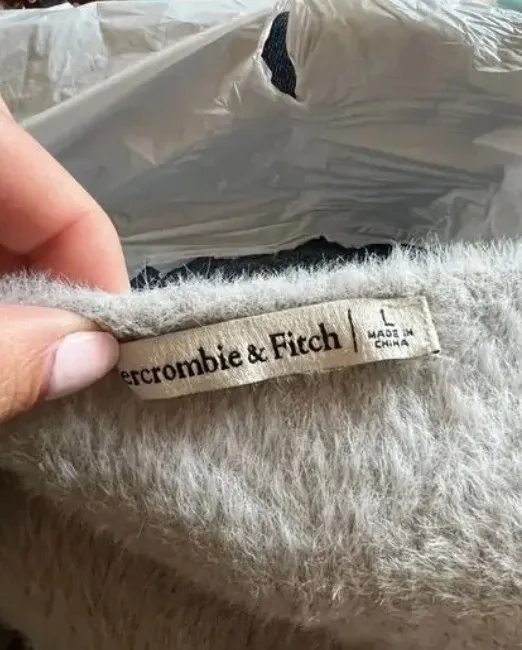 Abercrombie & Fitch Gray Fuzzy Cardigan - Image 3