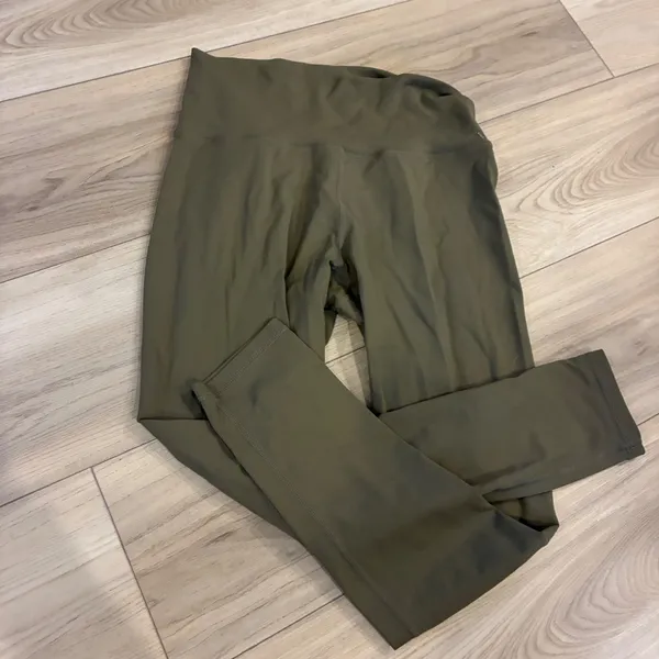 Echt Olive Green Ruched Booty Workout‎ Leggings Size M - Image 2