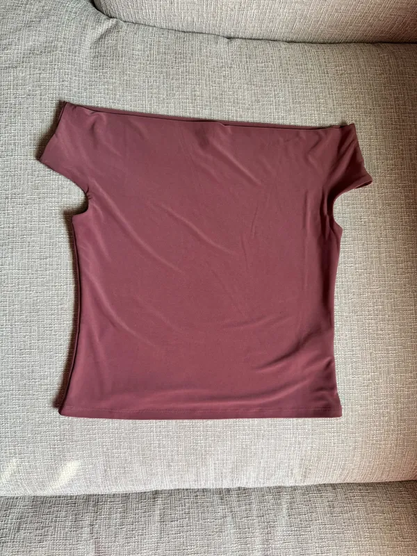 Aritzia drapy off the shoulder top - Image 2