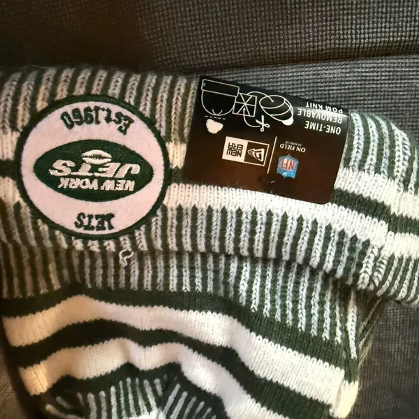 New Era NWT New York Jets Pom Knit Beanie Green White Striped‎ Hat Unisex - Image 3