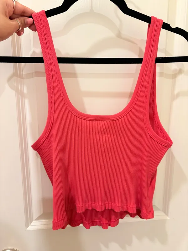 Old Navy Cropped Tank Ribbed - Image 2