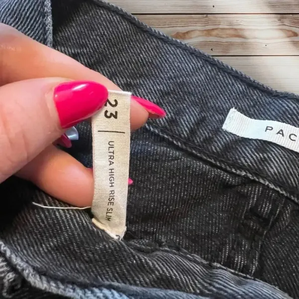 PacSun Women's Size‎ 23 Black Distressed Ultra High Waisted Slim Jeans - Image 7
