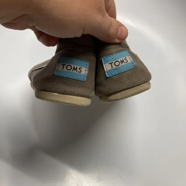 Toms taupe slip on shoes size‎ 7.5 - Image 7