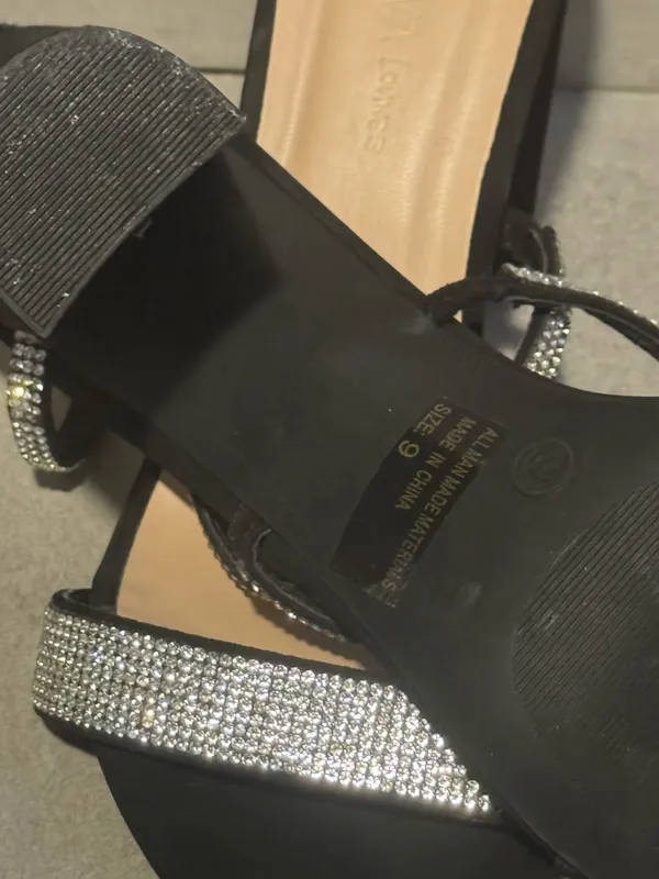 Black heels Size 9 - Image 4