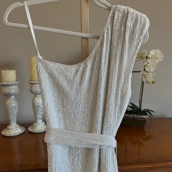 Retrofête Ella Sequin One Shoulder Mini Dress Moonglow White M NWT - Image 10