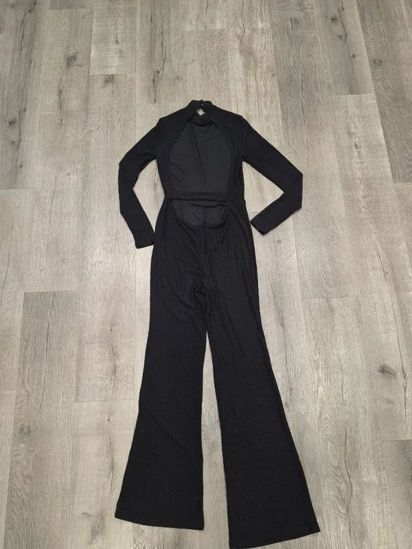 Superdown Black Long Sleeve mock neck Open Back Bell Bottom Jumpsuit Sz S sparle - Image 4