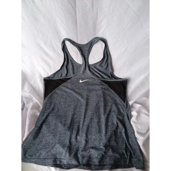 Nike XL Workout Tank Like New - Image 3