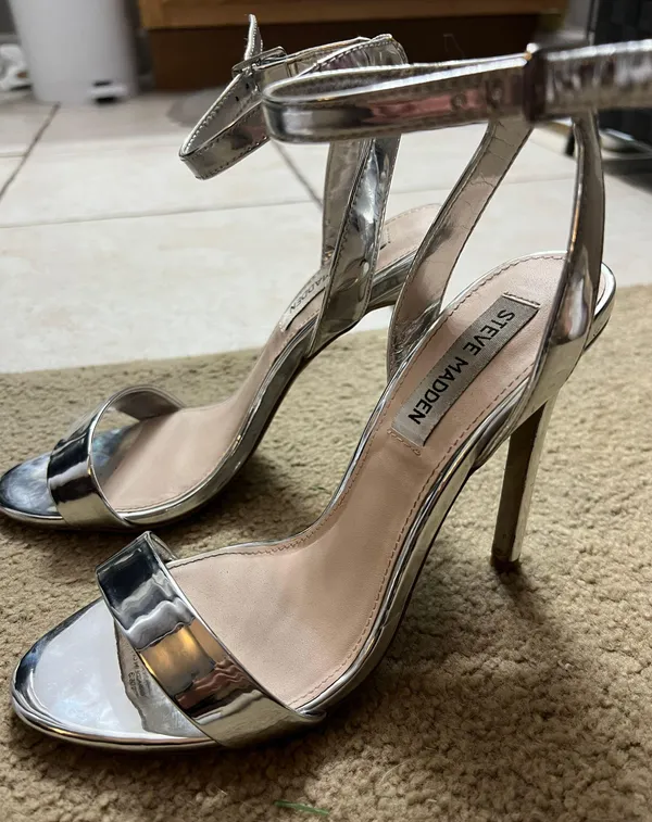 Steve Madden Metallic Silver Heels - Image 3