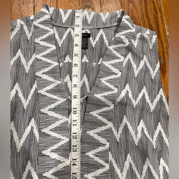 Ann Taylor Black and White Zigzag Blouse - Image 5