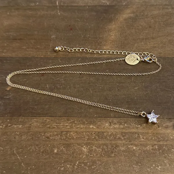 Lovisa gold plated cubic zirconia star pendant necklace - Image 2