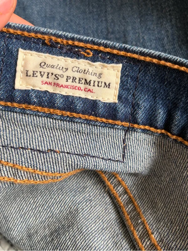 Levis Premium Denim Shorts blue Wedgie fit rolled Cuff Jean summer shorts sz 30 - Image 9