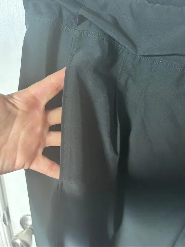 Brooks running black pants tight size large with pockets - Image 3