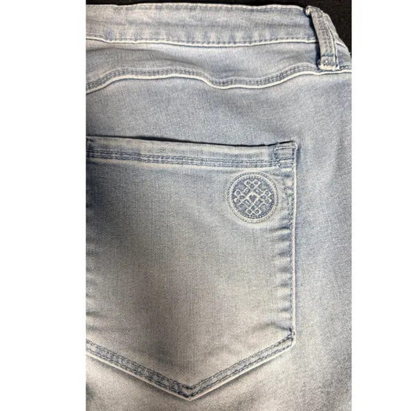 Laurie Felt Silky Denim Flare Jeans 1X Tall Light Wash Wide Hem Pockets - Image 5