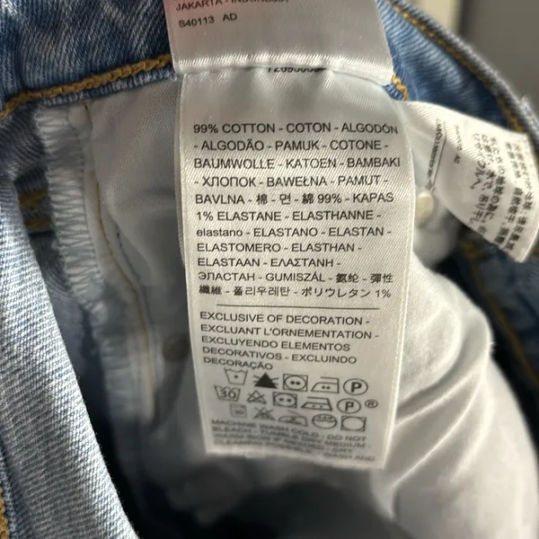 Levi’s Ribcage Straight Ankle Jean in Tango Fade Wash - Image 13