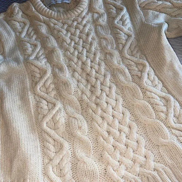 Highland Stores Cream-Colored Pure New Wool Collection Sweater - Size Small - Image 4