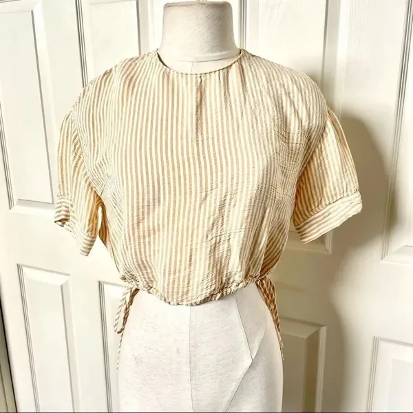 Zara yellow and white striped short sleeve crop top - Image 2