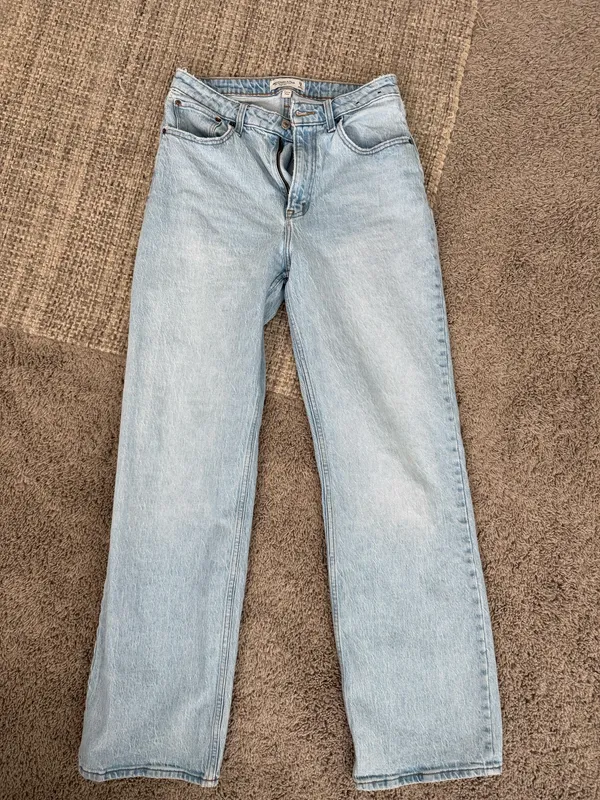 Abercrombie jeans - Image 2