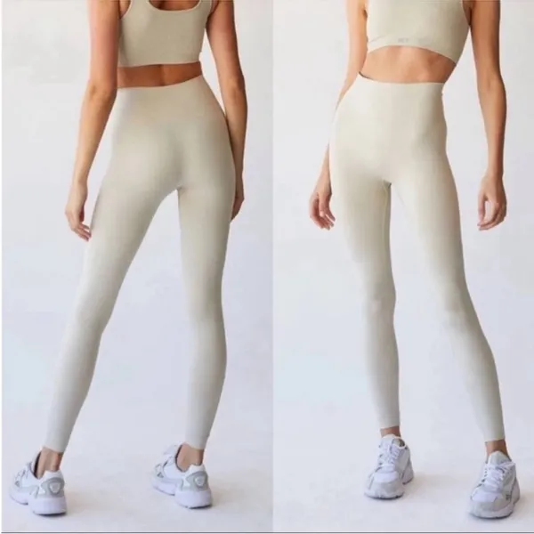 Set‎ Active SculptFlex Leggings in Dune Size Medium - Image 2