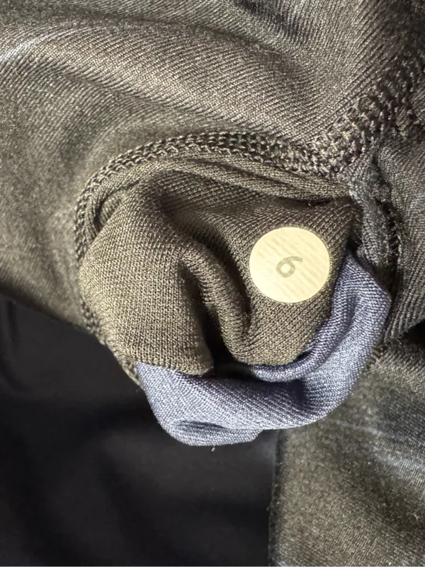 lululemon athletica Navy and Black Leggings with Brushstrokes Size 6 - Image 4