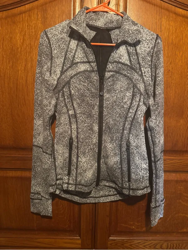 Lululemon Define Jacket Size 8 - Heathered Black/White Jacquard - Like New - Image 2