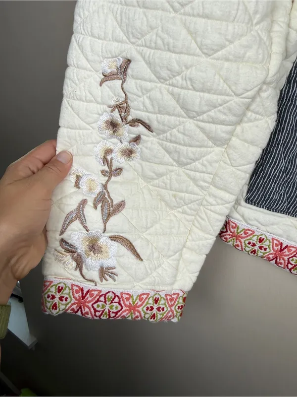 POL Cream Quilted Embroidered Jacket in Ivory Like New Bohemian Sz L - Image 8