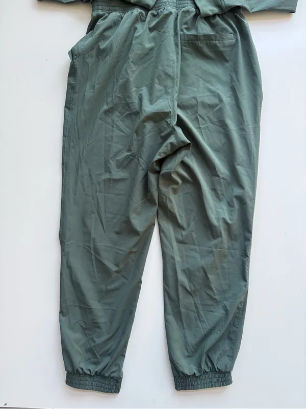 Old Navy StretchTech Cropped Zip Bomber Jumpsuit Size Medium - Sage Green - Image 9