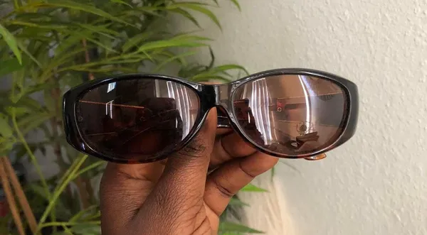 Black and brown vintage 90s retro oval sunglasses gold handle - Image 3