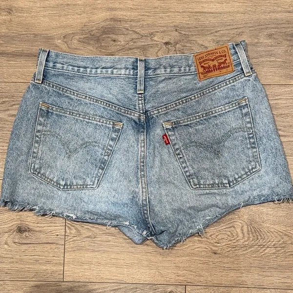 LEVI’S 501 Classic High Rise Button Fly Denim Shorts Size 31 - Image 2