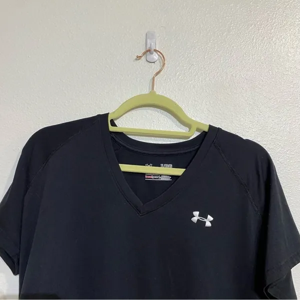 Under Armour Black Tech V-Neck Short Sleeve T-Shirt Sz XL - Image 3