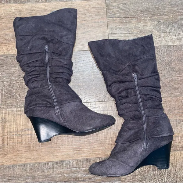 Dark Gray Boots Women’s 8 - Image 3