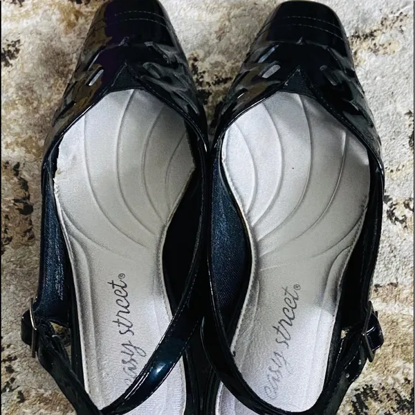 Easy Street Low heel patent leather shoes in WIDE WIDTH - Image 2