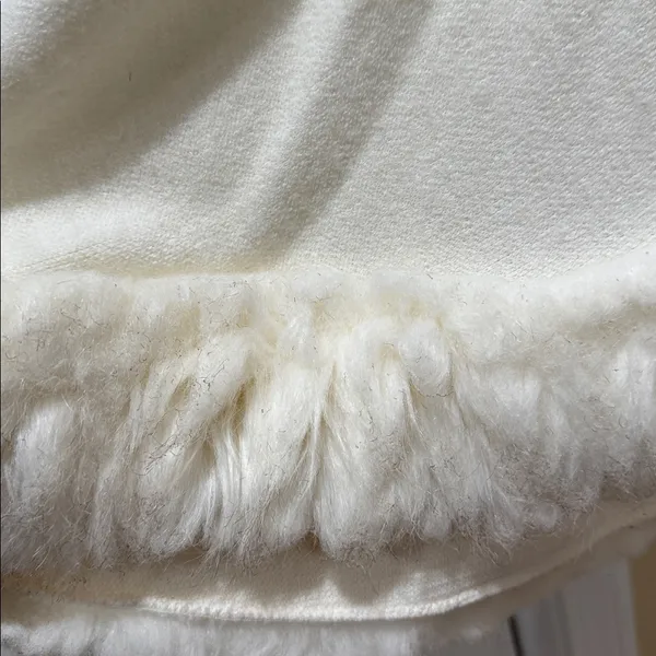 Cream Faux Fur Trim Women's Wrap - Image 5
