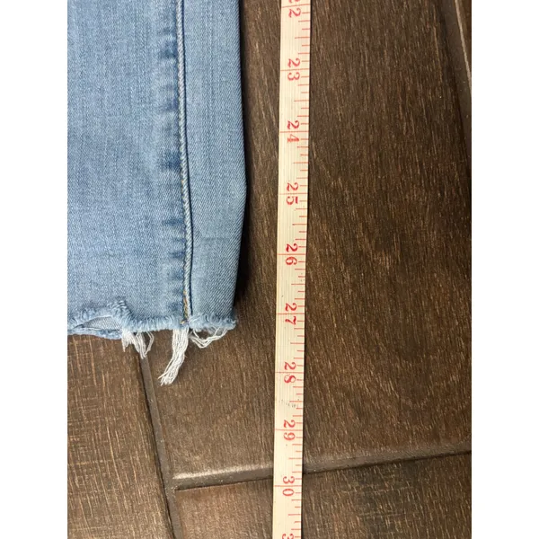 Levi's 720 High Rise Super‎ Skinny Jeans 28 Light Blue Distressed Raw Hem Denim - Image 6