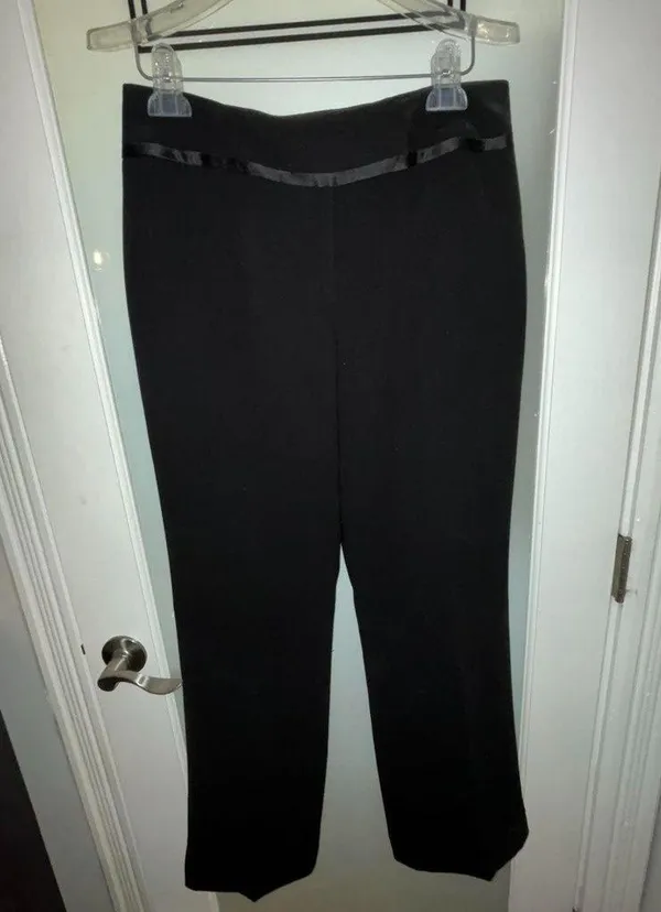 Tahari - Arthur S.Levine matching suit set - Image 2