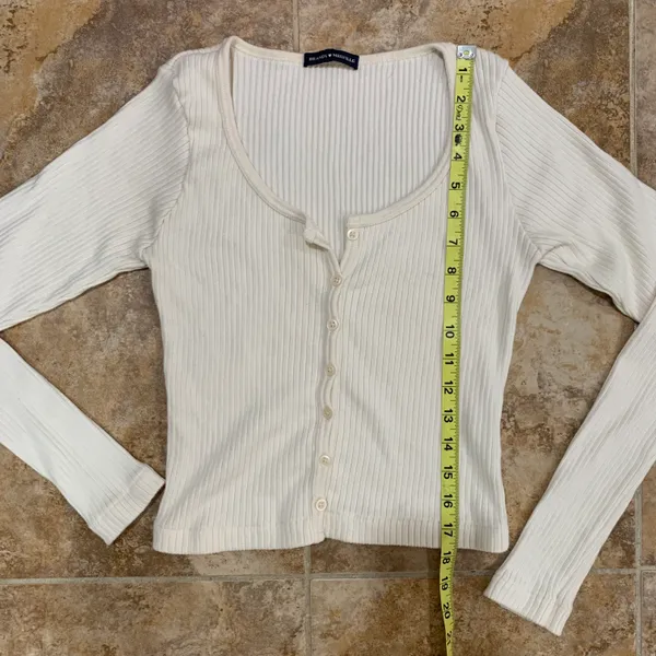 Brandy Melville Cream / White Metallic Henley Sweater Cardigan - Image 4